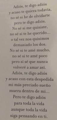 unchicoconelcorazonroto:  Te digo adios, aunque no quiero que te vayas…