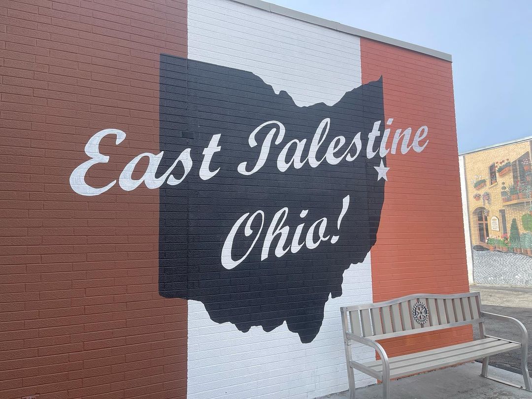 Covering the truth!
#eastpalestine #eastpalestineohio #ohio #ohiochernobyl #ohiotrainderailment (at East Palestine, Ohio)
https://www.instagram.com/p/Copx8wsuEOT/?igshid=NGJjMDIxMWI=