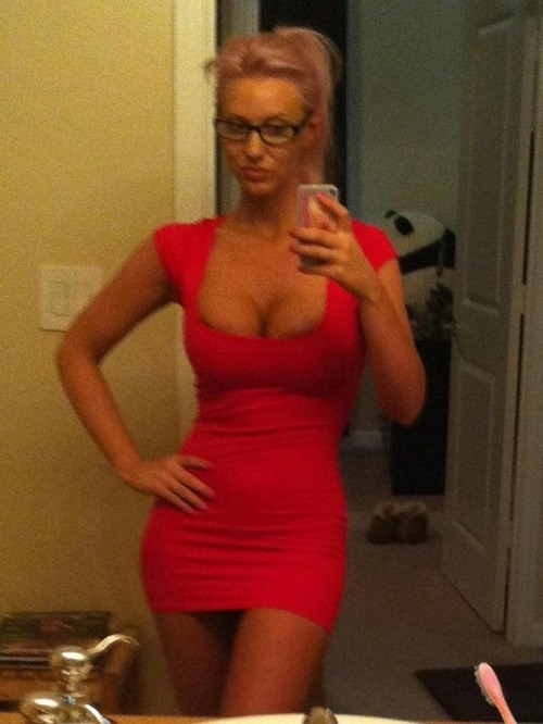 selfshotsnbeauty:  Your House IS A Gym: 21 Great exercises, no workout equipment