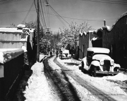 pogphotoarchives:  Unidentified street scene