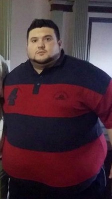 gordo4gordo4superchub:  superchubly:  chub-connoisseur:  fucking damn!   I love a shirt that accentuates a belly   Big boy