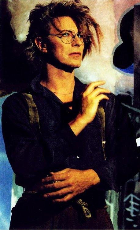 XXX getmegingerdoctor:  David Bowie + Glasses   photo