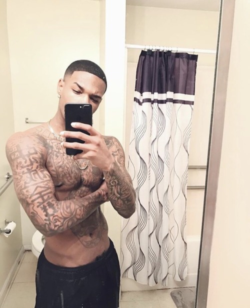 sexnthecloset:  IG: Iamtylerp_