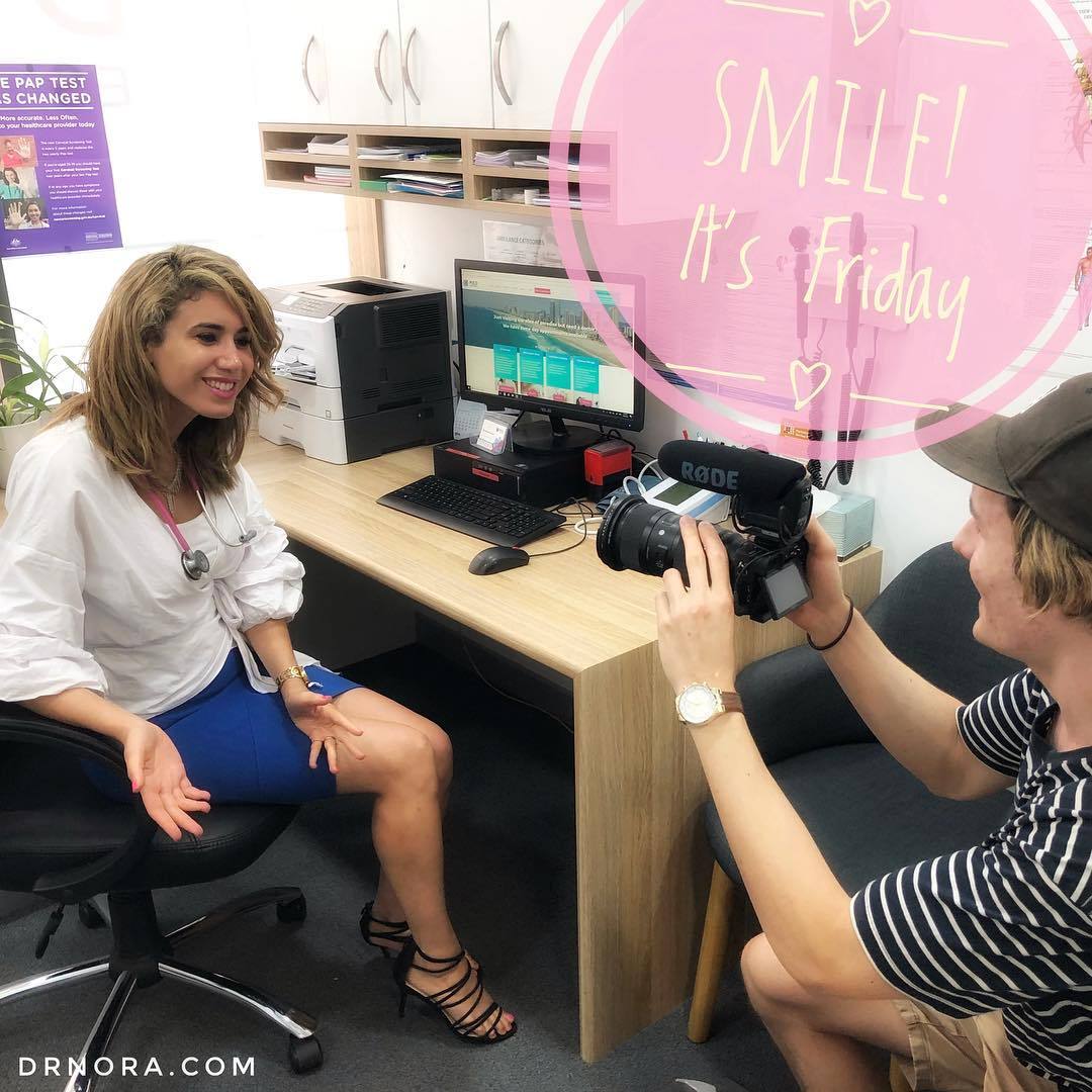 Smile it’s Friday! πππ It’s been such an amazing week filled with lots of cosmetic procedures, family planning, skin checks and much more. The biggest highlight was making a short promo video with the talented @jake_bass Stay tuned for more photos...