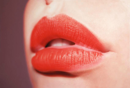 supersonicart: Hubert de Lartique’s Painted Lips. Hyperrealistic paintings of women’s li