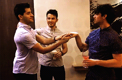 :  Kevin Jonas Helps Brothers Joe and Nick Jonas Pick Up Women {x} 