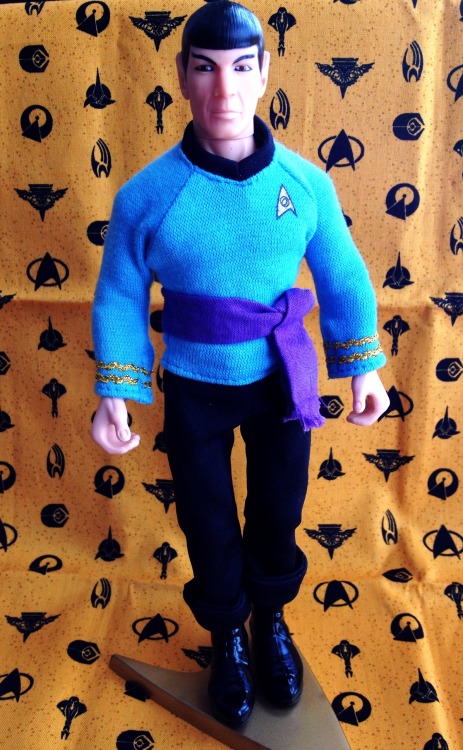 Its “Amok Time” Mr Spock, the 9″ action figure!He’s got a sash! He’s ready to spar! He’s a pon farr 