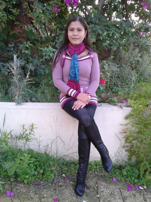 realwomeninboots:  Please take a moment to visit our sister blog thighsof.tumblr.com/ Remembe