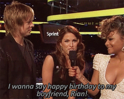 caraphatash:  4/5 Favourite ships: Riassadee Credit to original gif makers 