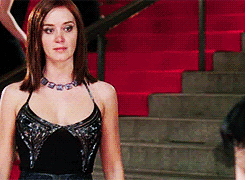 lucecla:Emily and Andrea moments in The Devil Wears Prada.ASDASDKASDLASDLASD I shipped it since I re