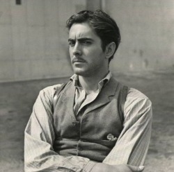 wehadfacesthen:  Tyrone Power on the set of Jesse James  (Henry King, 1939)via bbandmoviegal