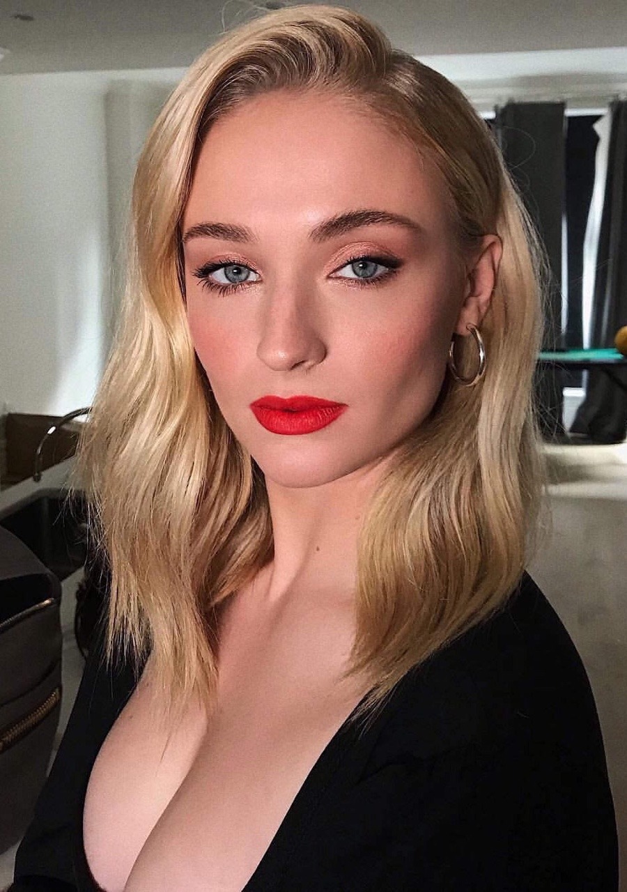 a-cleanlook: Sophie Turner 