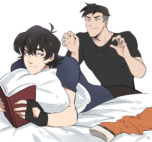 amegafuru: au where shiro never went to kerberos, keith is on his way to graduate and theyre happy t