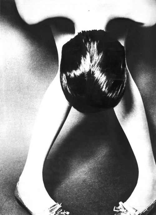 voguelovesme:  paris vogue september 1966 