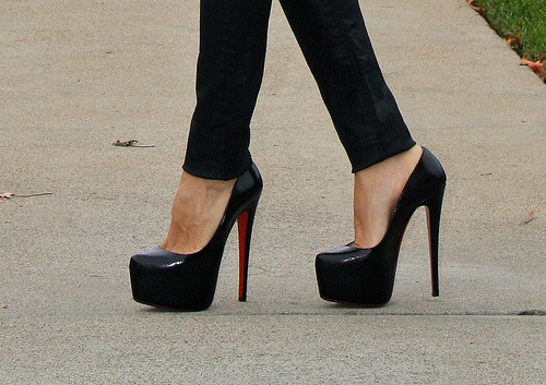 fashion-gallery: I can give you a promo. Just go HERE.