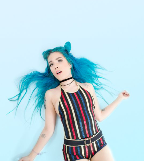 blue haired halsey.