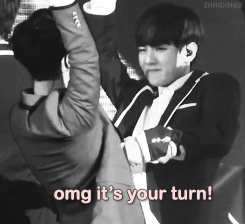 zhangyixings:  playful baekxing during wolf. 