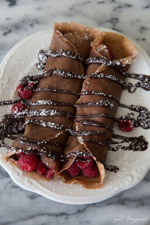 fullcravings:
“Chocolate Raspberry Crepes
”