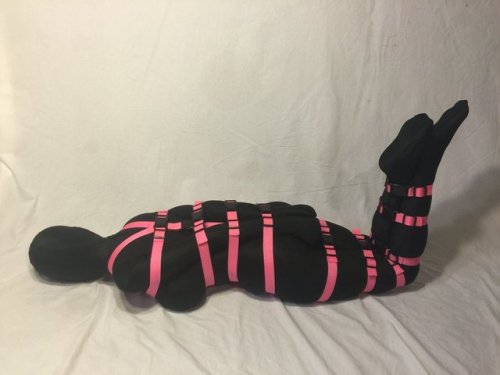 hexthings:Black Zentai bound in Pink – party of the first part