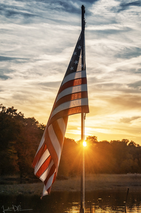 justinderosaphotography:Prevailing Light Good morning America!