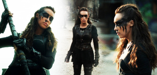 cream-hedaclone-puff:  Commander Lexa appreciation week   March 14th - Day 5 - Favorite outfit(s)    Heda™ Lexa™ The Bow™ The Fight™ The Top™ The Leg™ CleXXXa™ 
