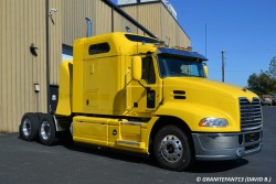 semitrckn:2015 Mack custom CU613 