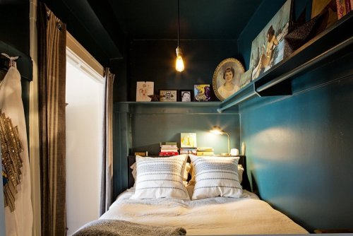 tinyhousesmallspace:  500 Square Foot Studio - Love the cubby bed space! 