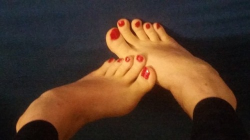 cdiris:Would you suck on my red painted toes? Sexy feet of one of my femboi followers