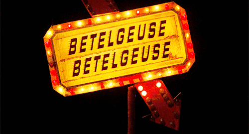 chrishemsworht:niamh’s halloween favourites → beetlejuice (1988) dir. Tim Burton