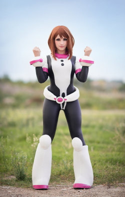 cosplayfanatics: Ochako Uraraka Cosplay by KICKAcosplay  O oO &lt;3