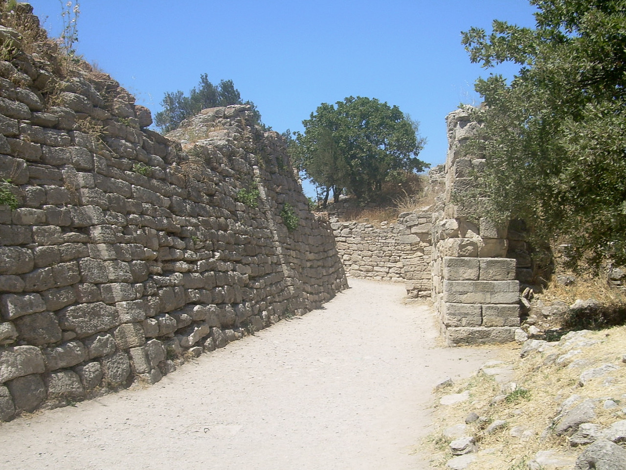 alexanderslostgeneral-cs:A photo journey of Alexander the Great: 3/?Troy, also known