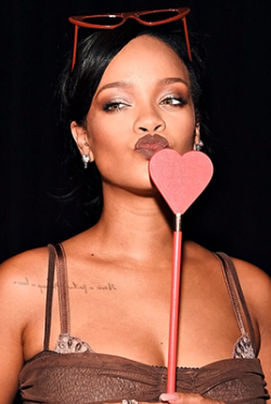 Rihanna ∞