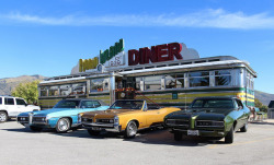 limegum:  Pontiacs at the Road Island Diner - Oakley, Utah Photo: Kenny