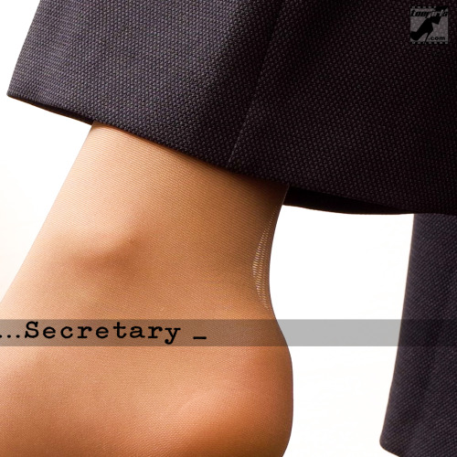 insanity34: hosebeforebros: everythingnylon: toegirls: secretary Love the way her hose are off 