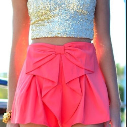 The-Girl-In-The-Puffy-Pink-Dress:  Sparkly Pink