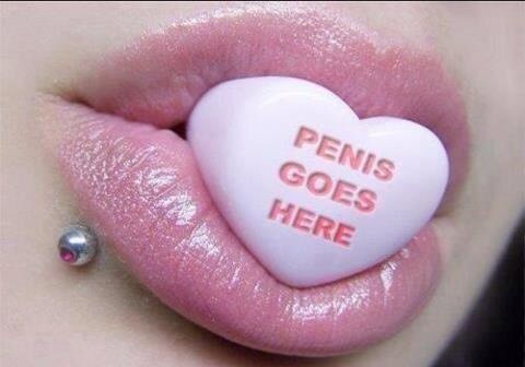visionofaking:  Wish more women were like this lol nah im serious though  Should