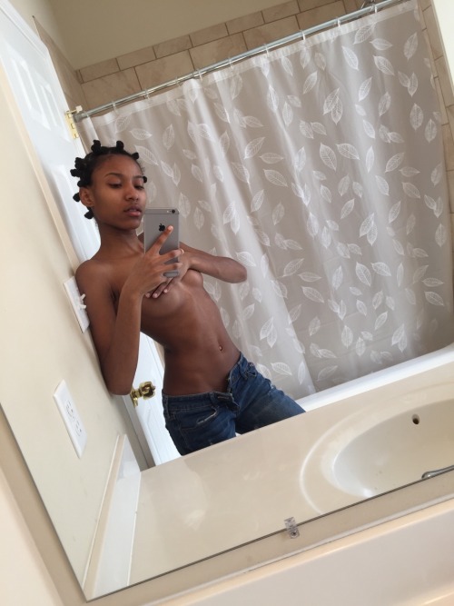 twenty666ix: creepykonnnie: saintlaurentsavage: 1bilalsquiat: slikkflow: creepykonnnie: midday wait 