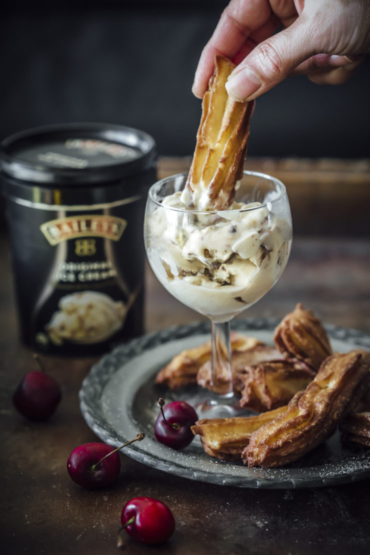 dessertdeliciousness:Churro Bowls with Bailey’s Ice Cream