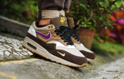 sweetsoles:  Nike Air Max 1 x Atmos ‘Viotech’ (by msgt16) 