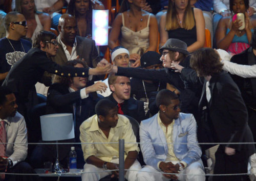 weapens: releasethedoves: the 2005 vmas though #its like a painting of gods touching