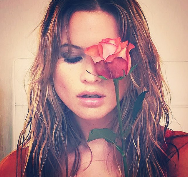 awesomehotwomen:  modelmylove:  iluvbehatiprinsloo:  Behati Prinsloo.  Bee and everything