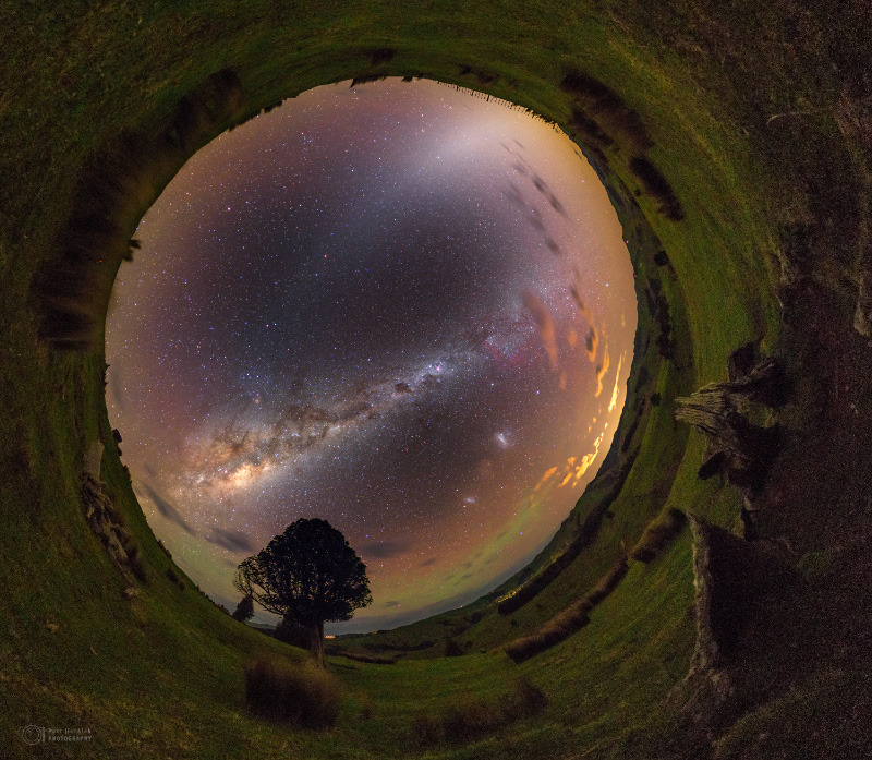  Breathtaking views show the stars, Milky Way, airglow, and light pollution over