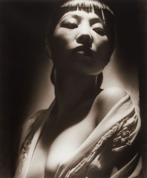 kafkasapartment: Anna May Wong, c.1938.  George Hurrell. Gelatin silver