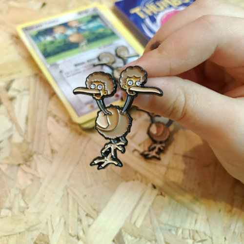welele:  logoside:  THUMBS, en Etsy.  Incumplen derechos de imagen por dos y por eso te gustan el doble