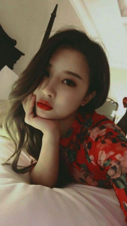 guogestudio: 筱慧女神的自拍来啦~是不是比视频中的女神更可爱一些呢~ 果哥汤普热号: guogestudio 关注果哥汤普热，私信获取完整版视频哦！