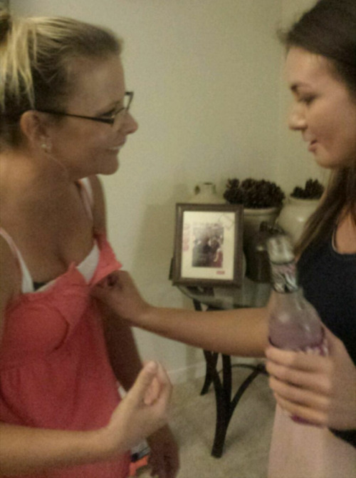 shoutouts-world: Mother and daughter@lilkat4u & @ambergirlfl