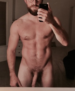 unbearablelightnessofdick:  TheSmoon: Just happened to be naked and by a mirror. Honest.this ho