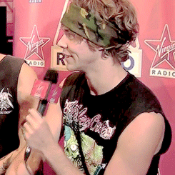 dirtbagordon:  Question: Who’s the most annoying in the band? 