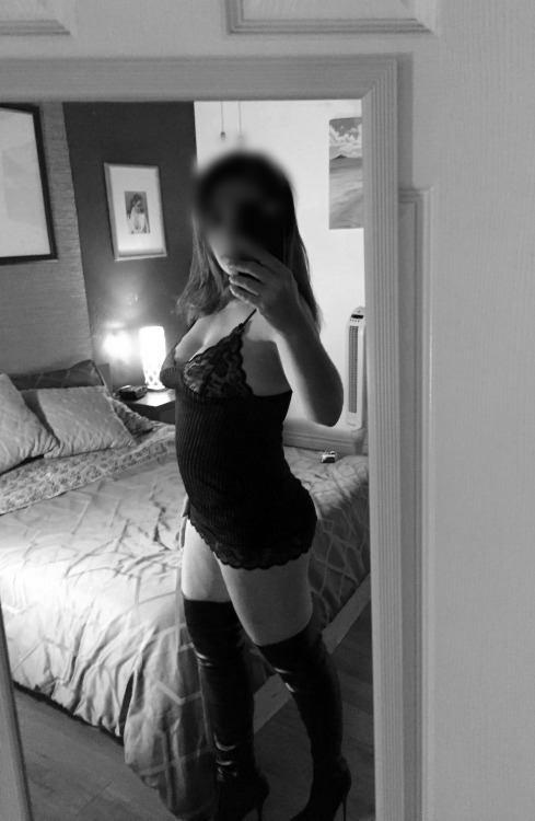 seemysluttywife: New outfit, new boots….thanx to the hubby for picking out such great stuff. I love 