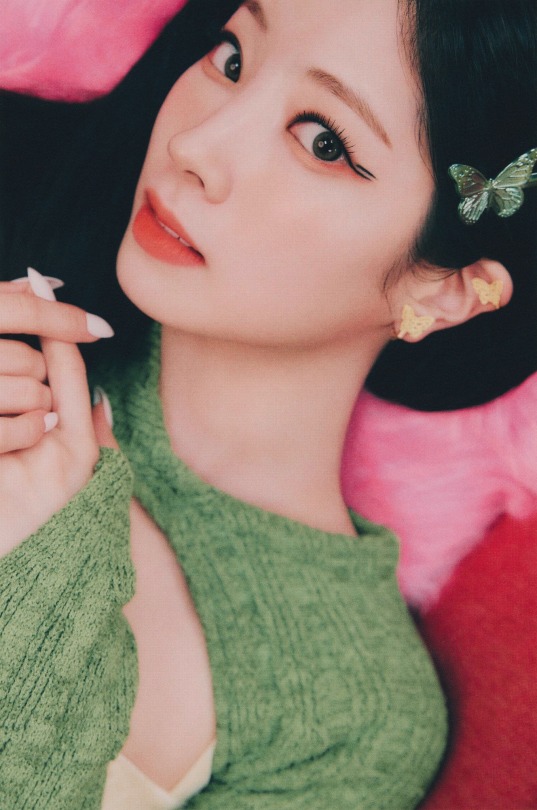 TWICE BETWEEN 1&2 Archive Ver. Scan